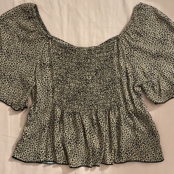 URBAN Romantics Leopard Print Top - Picture 3 of 3